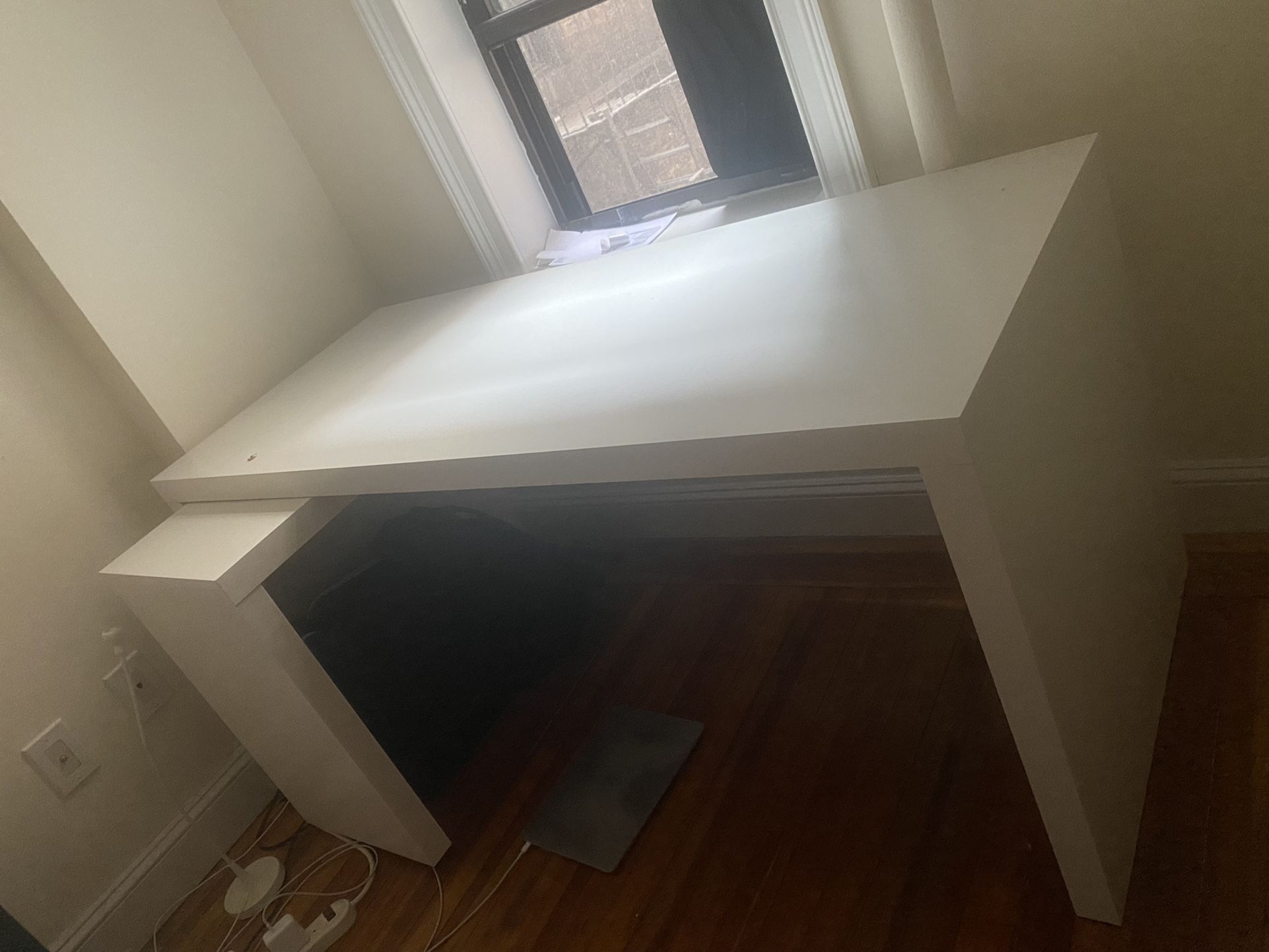 IKEA Malm Desk 