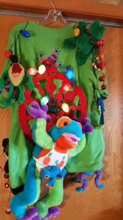 Ugly Christmas sweater size large with lights