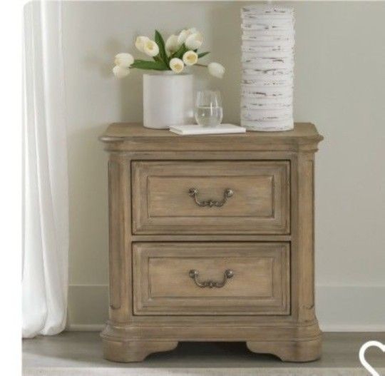 Magnolia Manor 2 Drawer Nightstand