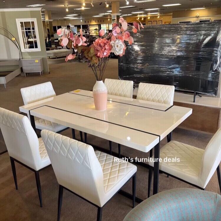 Elegant 7-pc Dining Table Set