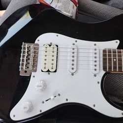 Roland Amp & Yamaha Eg112 Guitar 