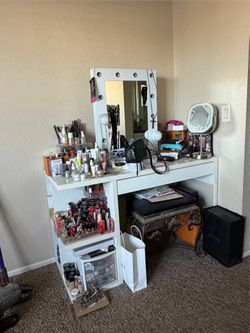 Make up vanity