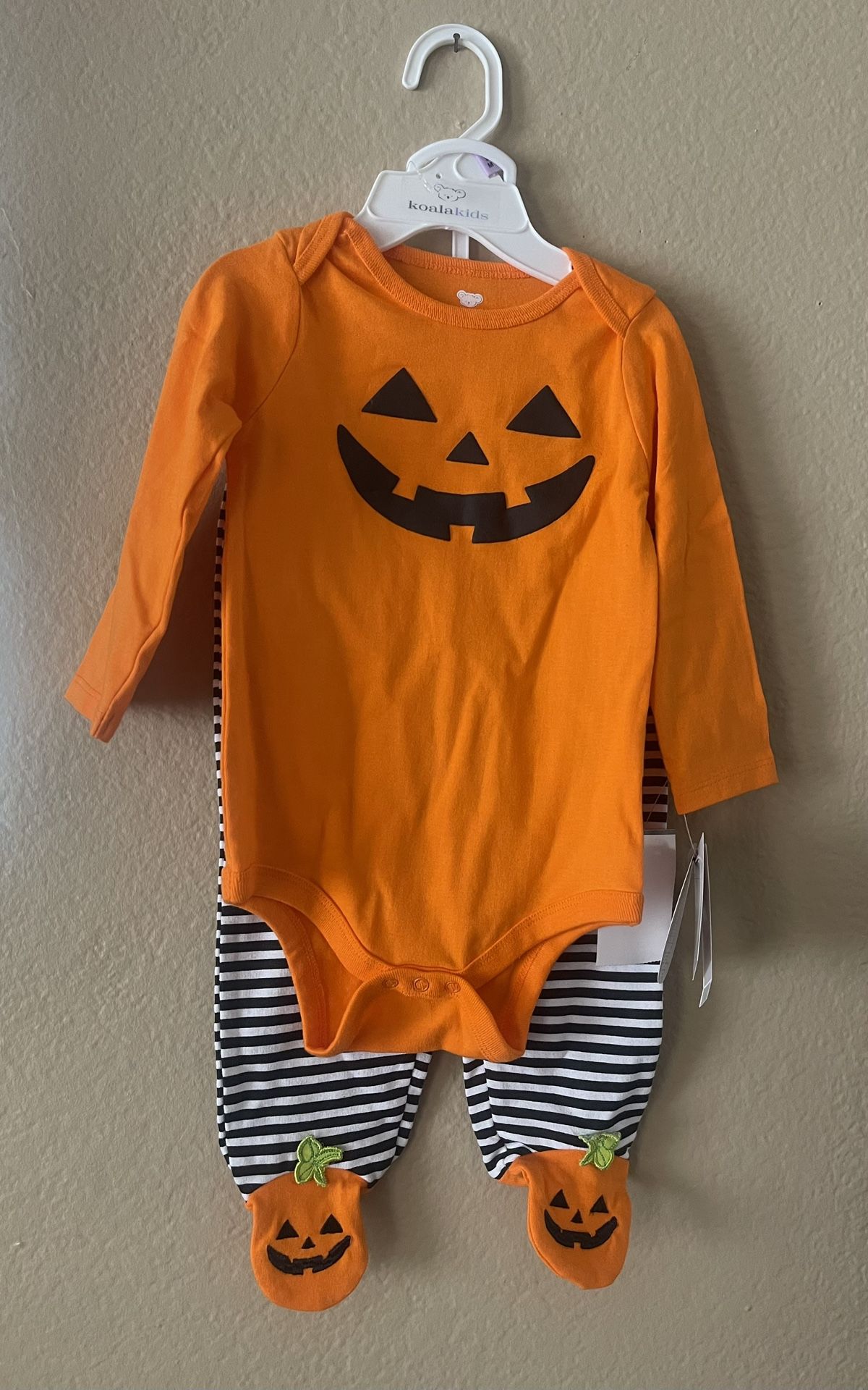 NEW Halloween Baby Set