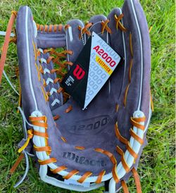 12.5” A2000 fastpitch glove
