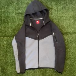 Cool grey nike tech