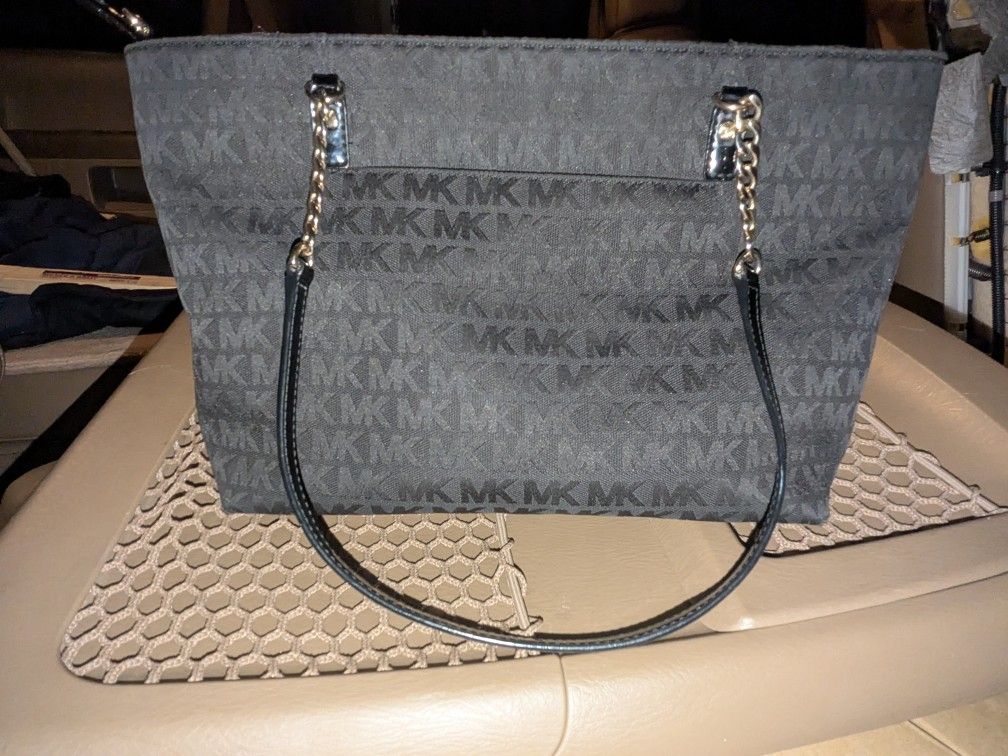 Michael Kors Jet Set Top Zipper Tote Bag Black