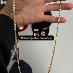 Gold rope chain