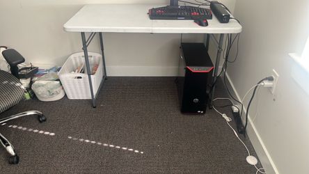 Folding table
