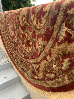 Beautiful Area Rug 6 Feet Round 100% Wool Handcrafted In India Antiquity Collection Heirloom Red . Reduced From $150