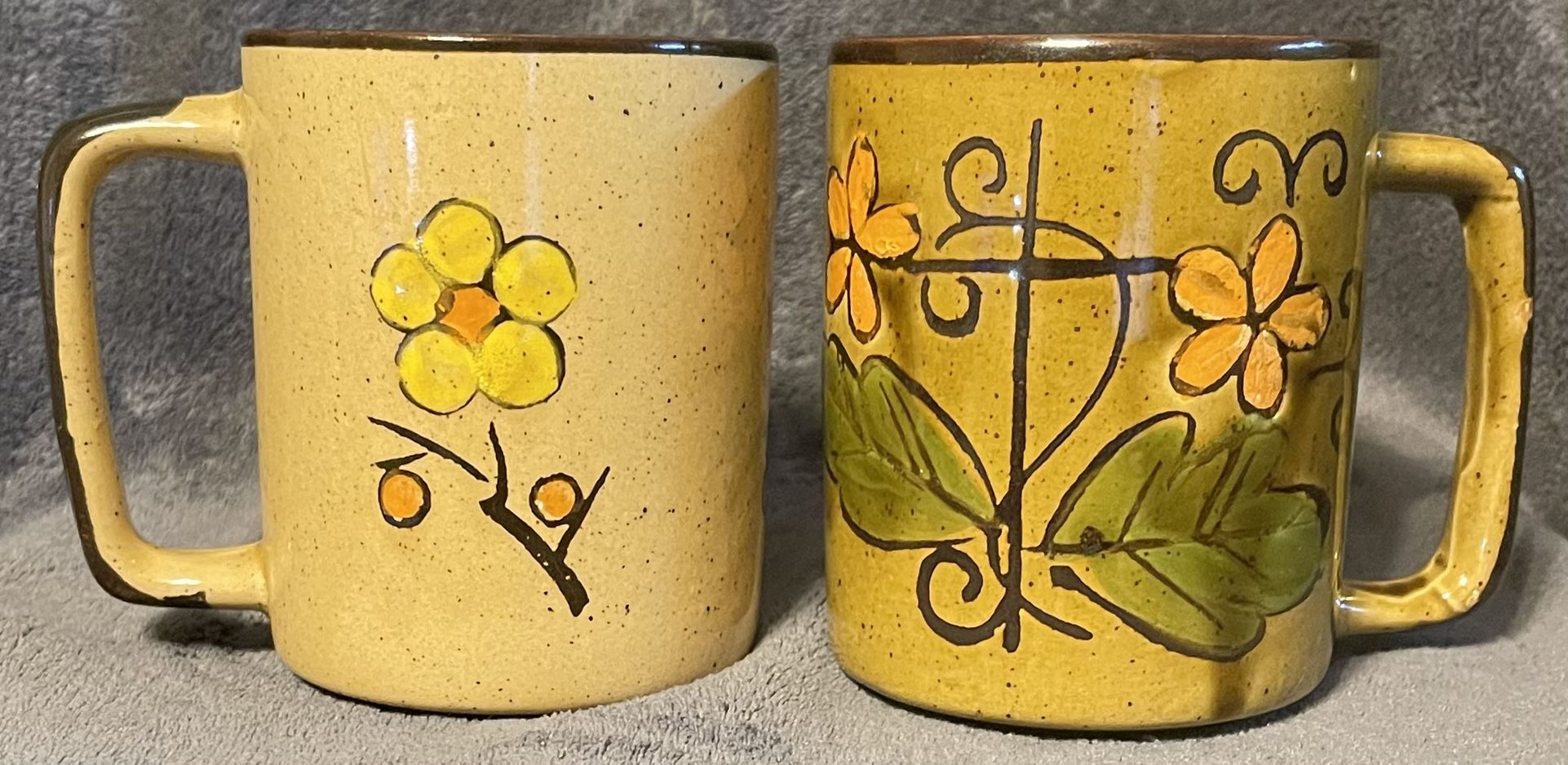 Vintage 1970’s Flower Coffee Mugs Set of 2.