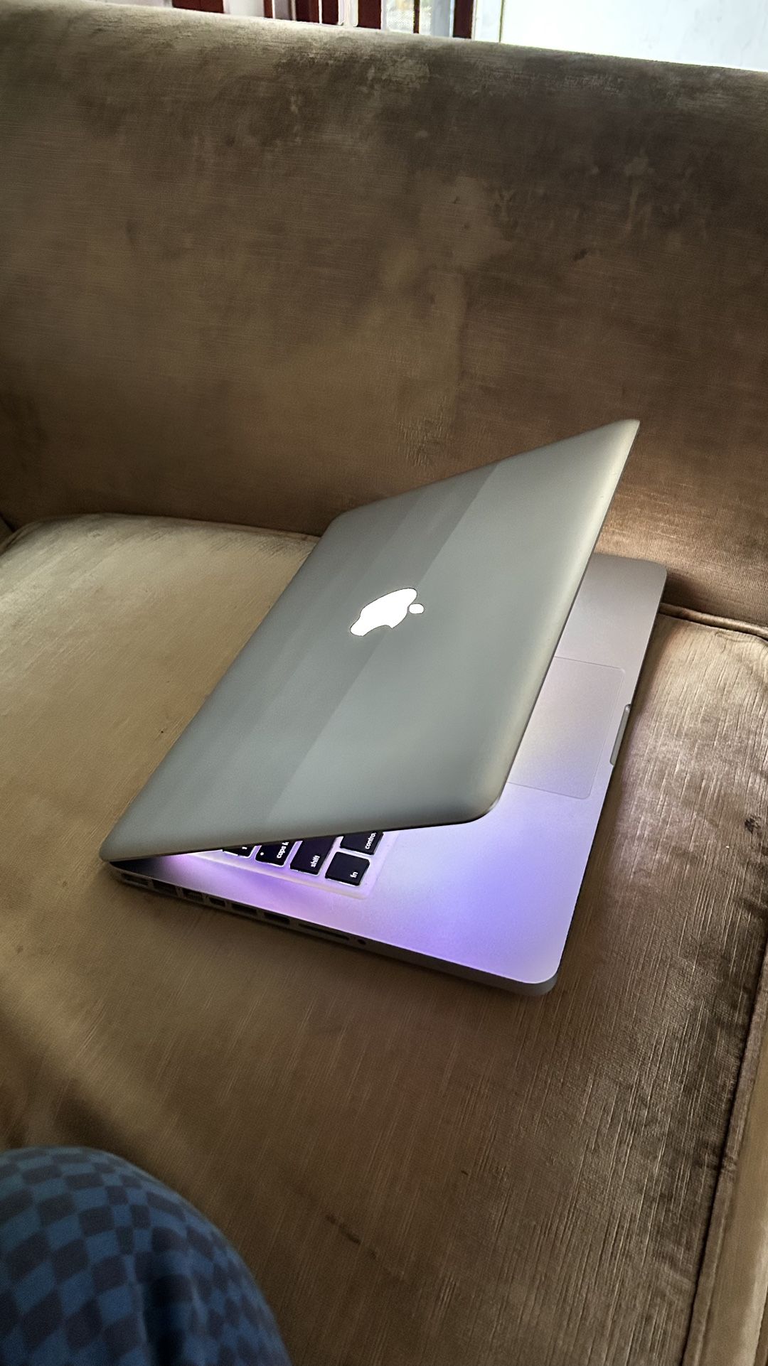 Apple MacBook Pro 13” I5/8GB/256GB SSD $140