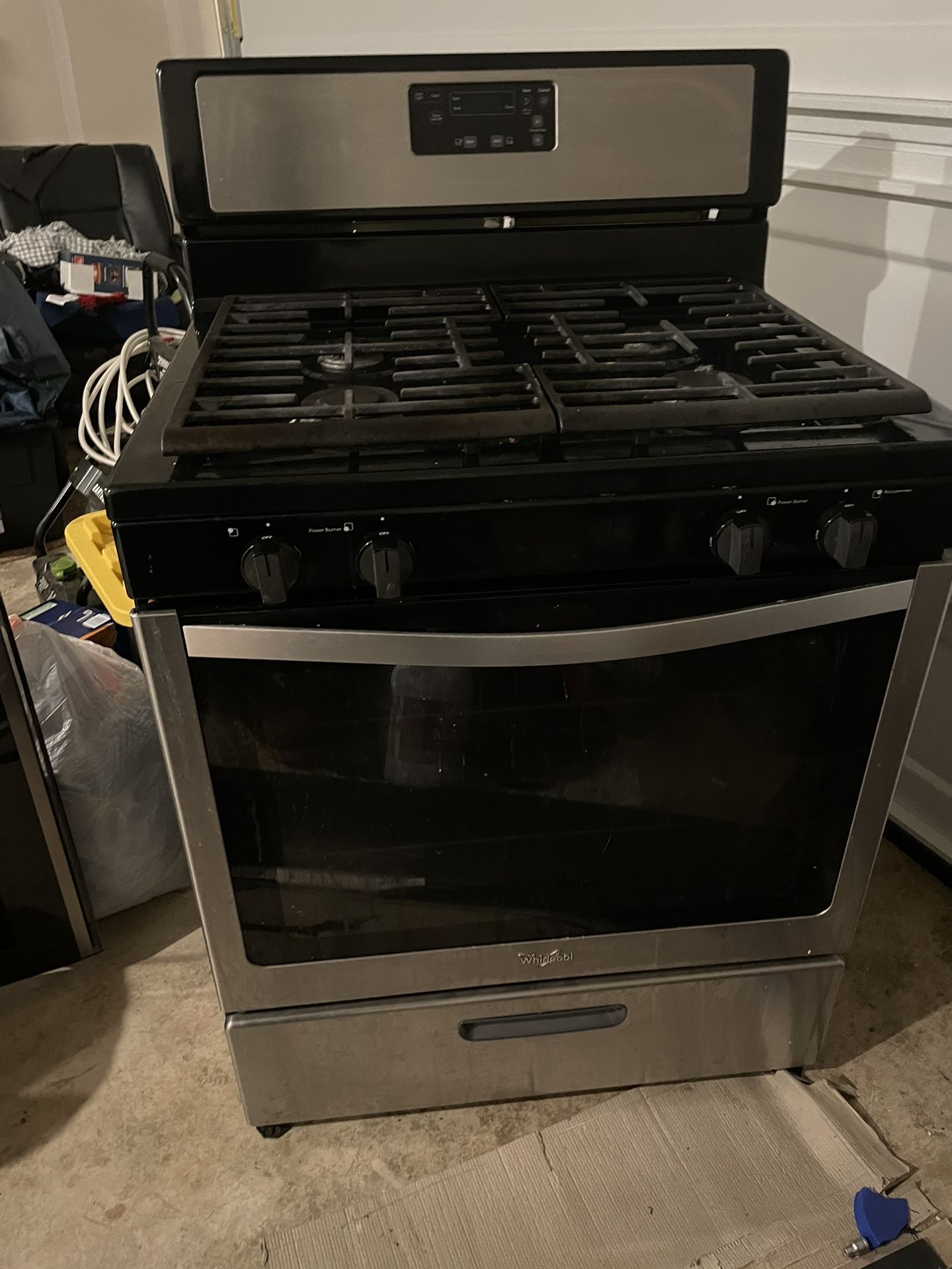 Whirlpool 5.1 Cu. Ft. Freestanding Gas Range with Broiler Drawer for Sale in Salem, OR OfferUp
