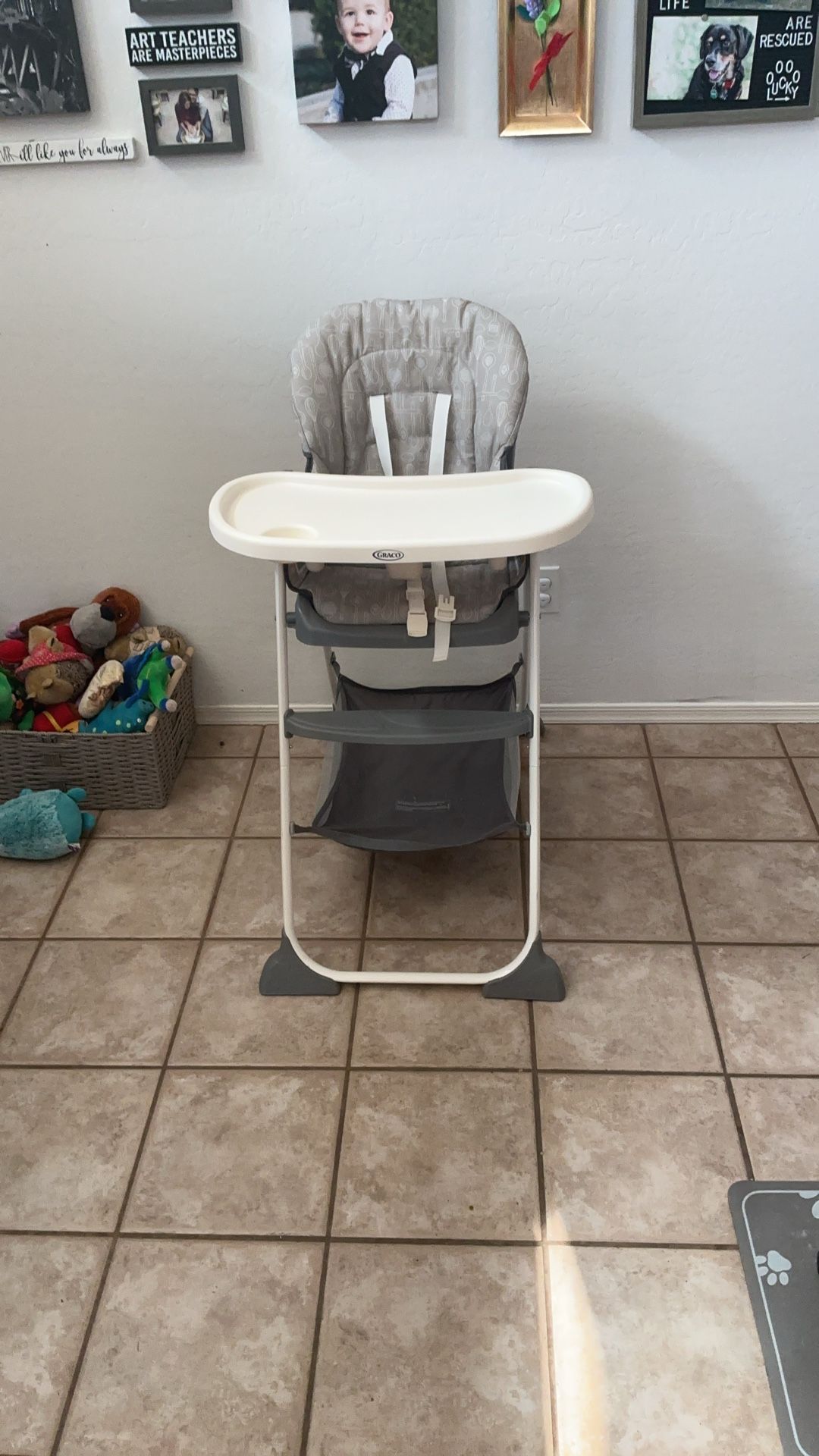 Graco Slim Snacker High Chair