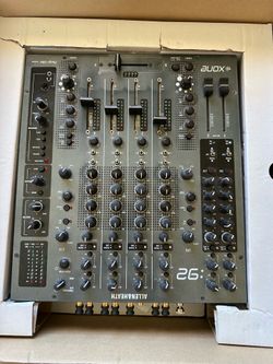 Professional Heath & Allen Xone:92 mixer