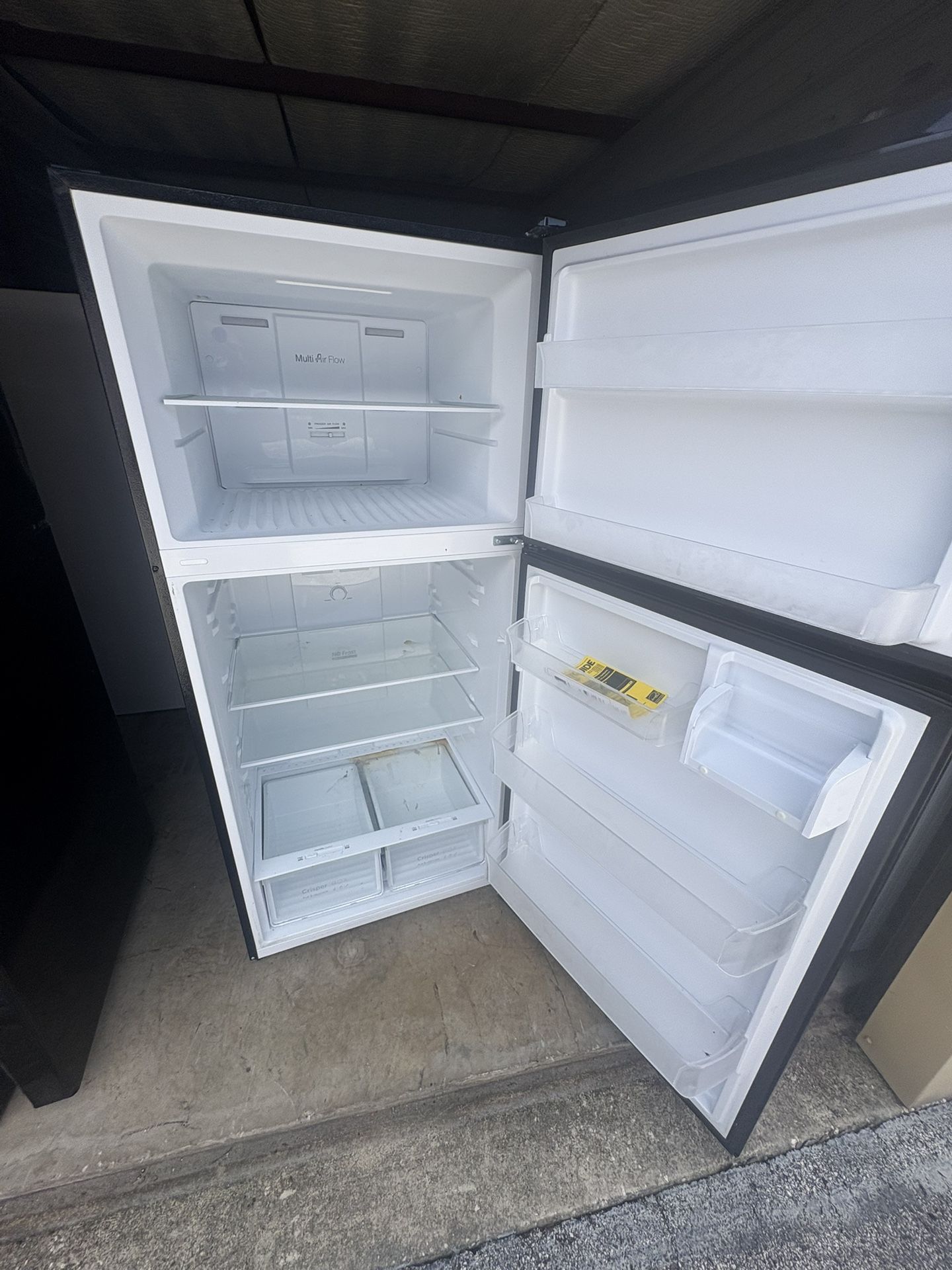 Black 18 Cubic Feet Top Freezer Refrigerator