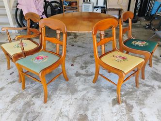 Dining room Table (4ft Round)+ 4 Chairs
