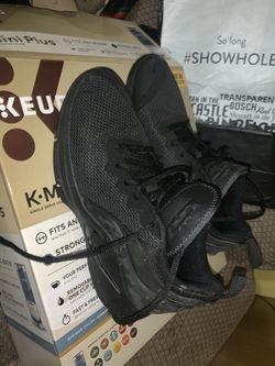 Kids Nike shoes. Size 9 used