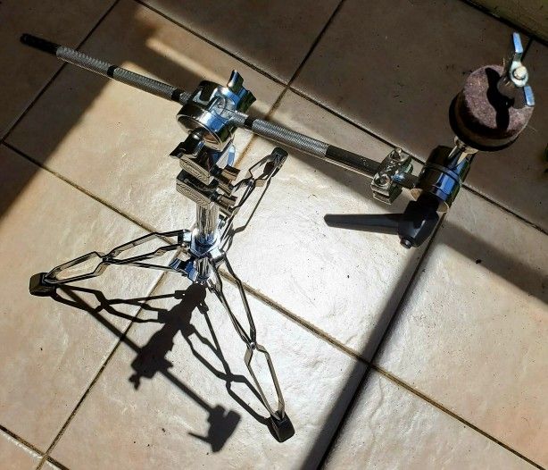 DW boom Cymbal Stand