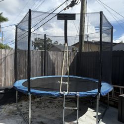 Trampoline 