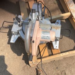 Chicago Mitre Saw 50$ Firm