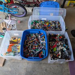 115lb+ LEGO Lot: Vintage Sets, Castle, Space, Bionicle And More