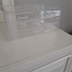ACRYLIC MAKEUP ORGANIZER 