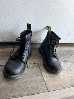 Girl boots size 2