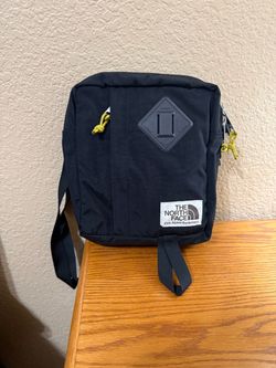 THE NORTH FACE Berkeley Crossbody Bag