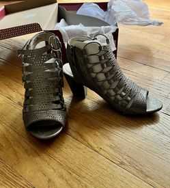 Dress Barn Heels Size 6 1/2