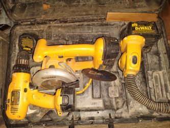 DeWalt 18 Volt Cordless Hammer Drill Driver and Circular Saw and Light