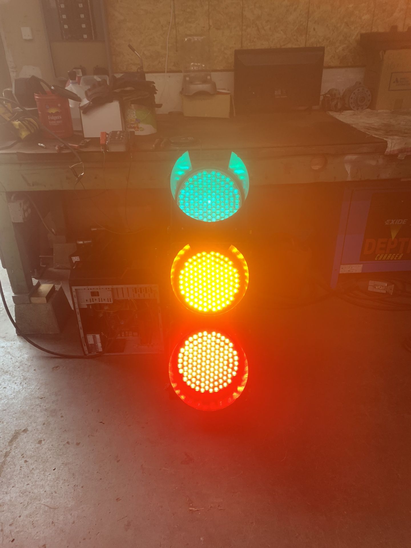 Traffic Lights Stop Lights LED 12 Volt for Sale in Marysville, WA OfferUp