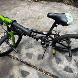 Mongoose Varial 18" Junior BMX Bicycle with Pegs