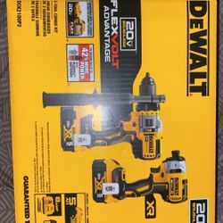 Dewalt Cordless Flex volt 20V / 5AH / Brushless Hammer Drill & Impact Driver Power Tool Set ! 250$ OBO