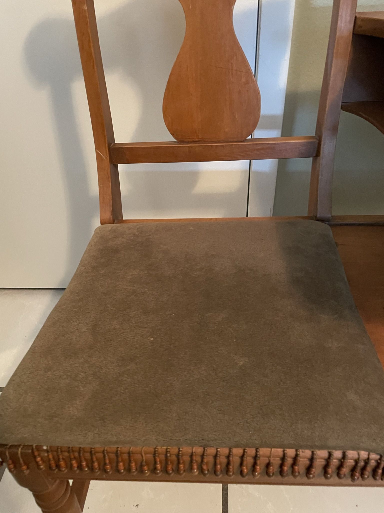 Gossip Chair