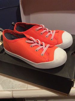 Boys Oshkosh sneakers - size 1 (New)