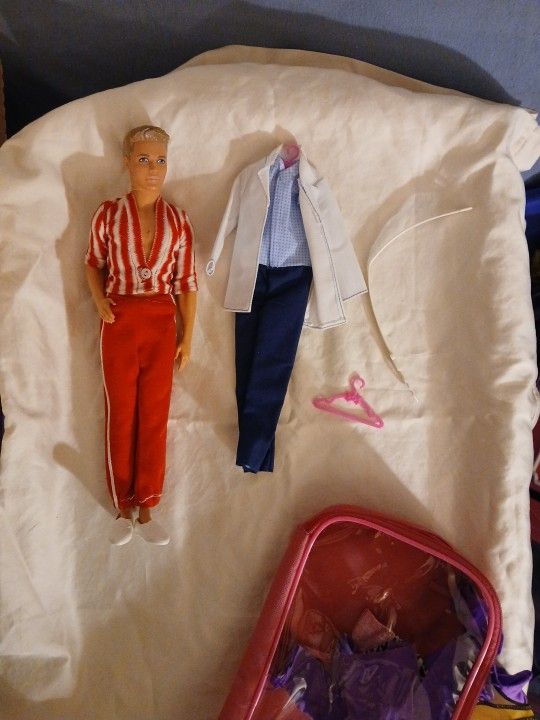 2012 Ken With Clothes