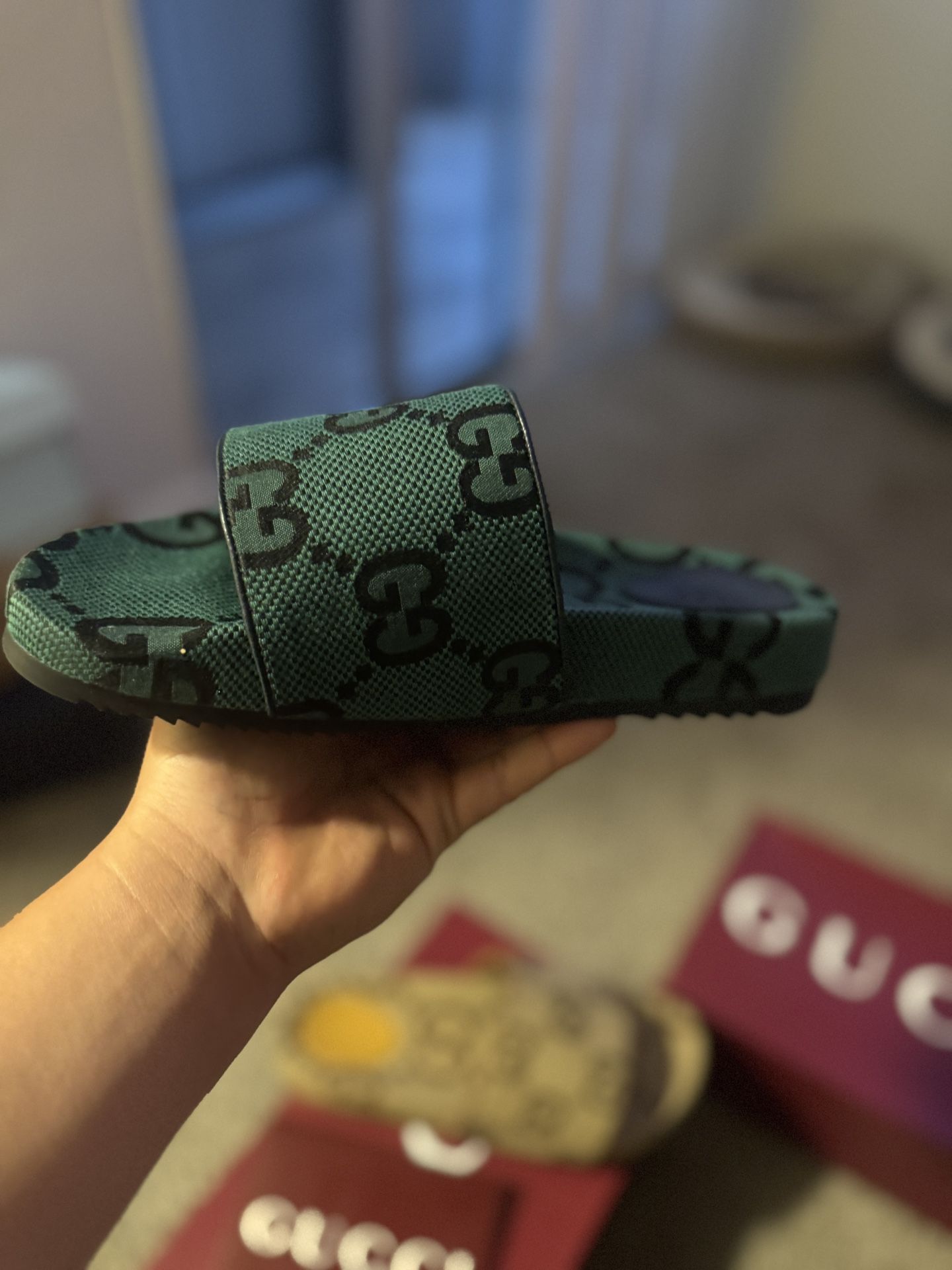 Gucci maxi GG canvas slides Size 9