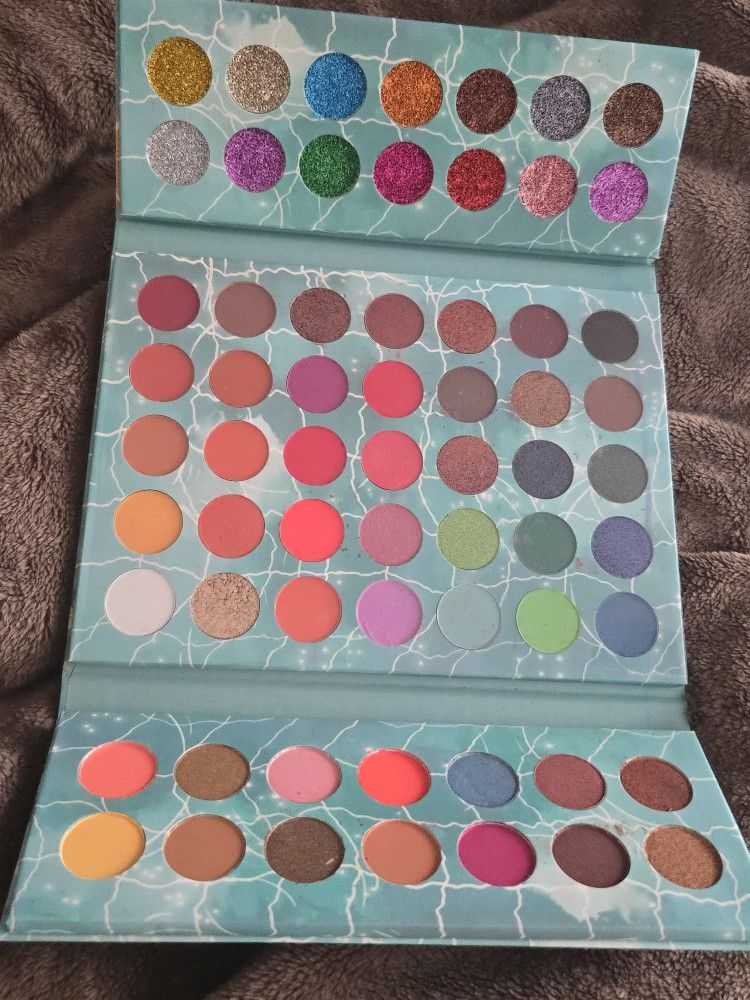 Via Letvass 63 Color Artistry Palette Eyeshadow Shadow