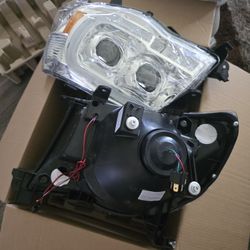 Headlights Toyota Tacoma