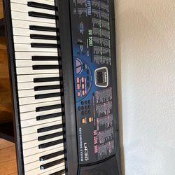 Casio LK-30 100 song bank keyboard, key lighting system
