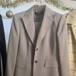 Women’s Clothing - size 10  & 12  - tons of clothing 