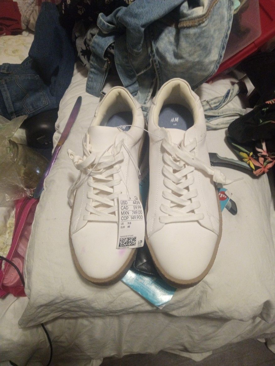 H&M SIZE 11/1/2 MENS SHOES