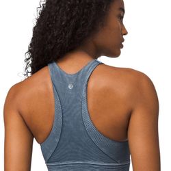 Lululemon Bob and Weave Bra Washed Night Diver Size 4 Brand New without tags. 