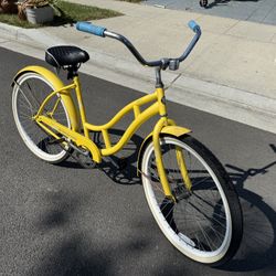 Schwinn Women’s Beach Cruiser Bike