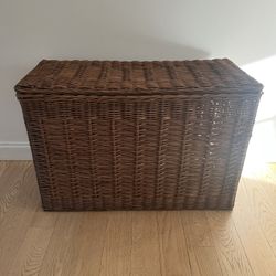 Wicker Basket Trunk