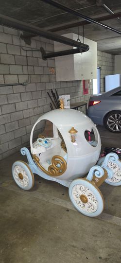 princess carriage ride-on vehicle