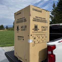 Samsung Bespoke 30 in. Double Electric Wall Oven in Black Matte Steel with AI Pro Cooking Camera New still in the box $3198 plus tax at Home Depot wil