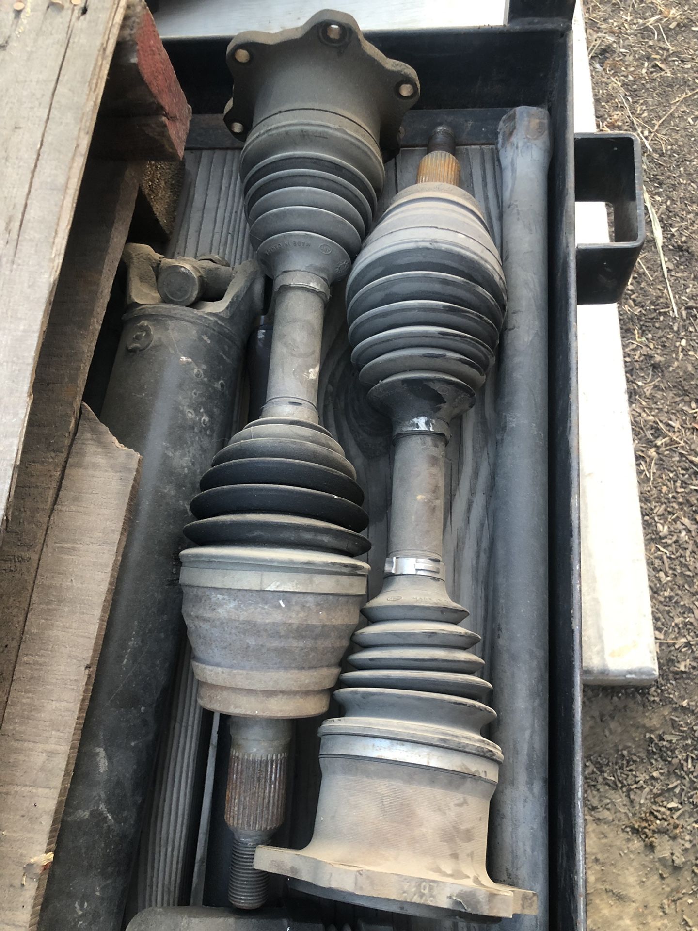 Chevy 2006 duramax suspension parts rear axel leaf springs control arms