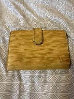 Louis Vuitton 1991 Vintage Epi Pocket Organizer