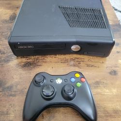 Microsoft Xbox 360 Slim Console With Controller With 14 Games!
